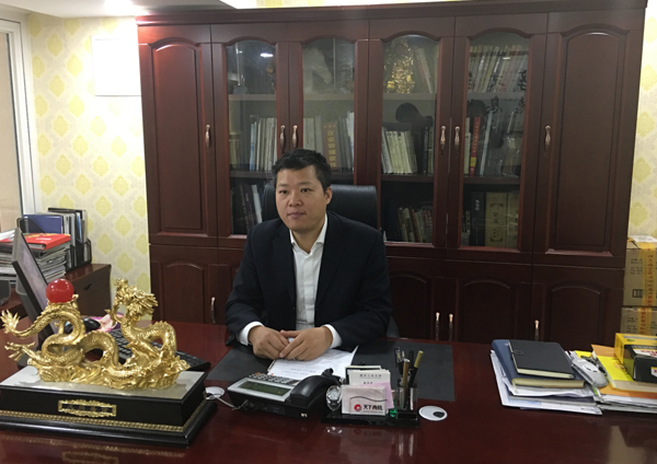 蒙太奇董事長趙廣全攜全體員工給大家拜年啦！